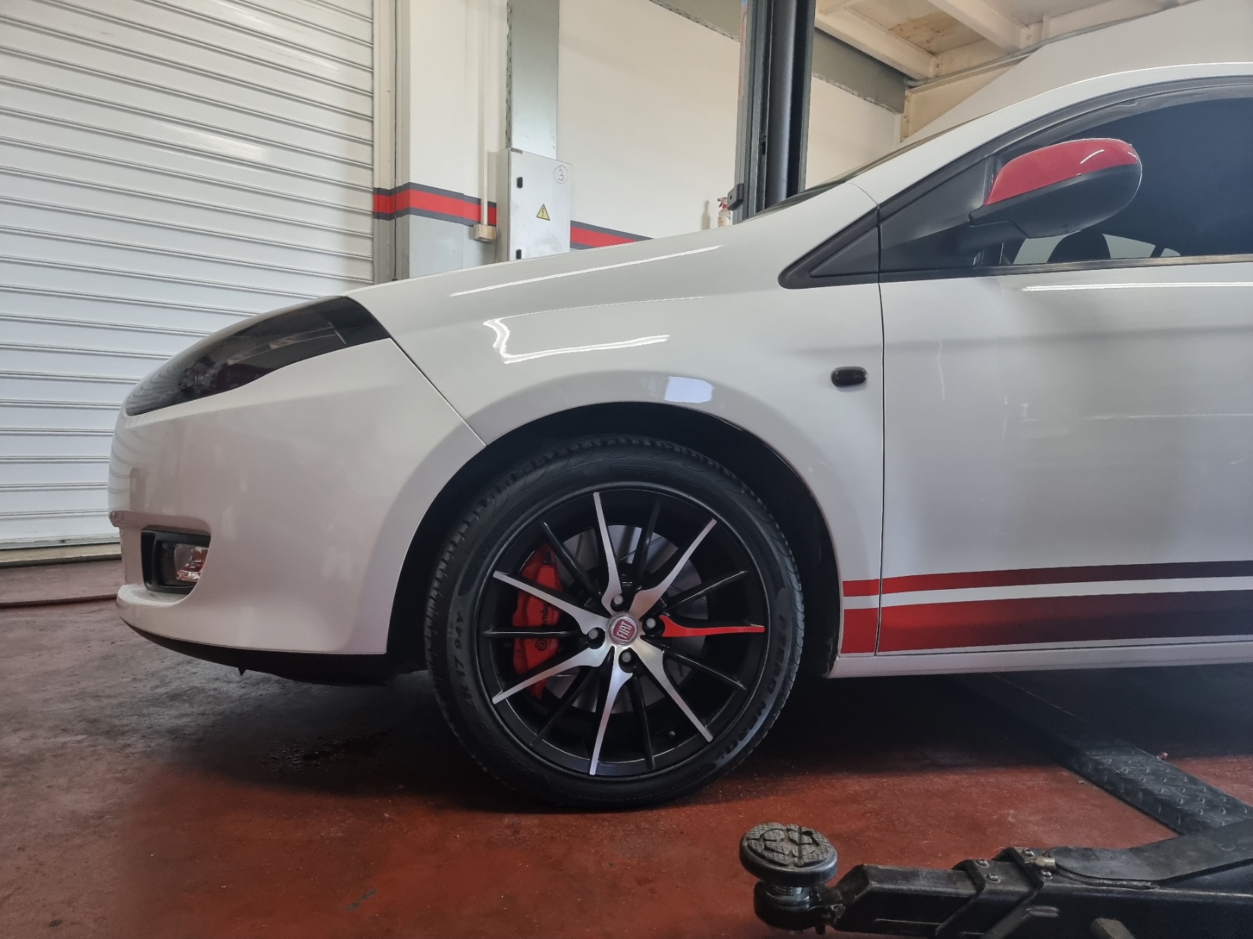 HyperBrake Motorsport Front 4pot Big Brake Kit without calipers for Fiat Bravo II for Brembo calipers from Alfa Romeo 159 TBi/Renault Megane RS and monoblock brake discs 330x28mm - Image 7